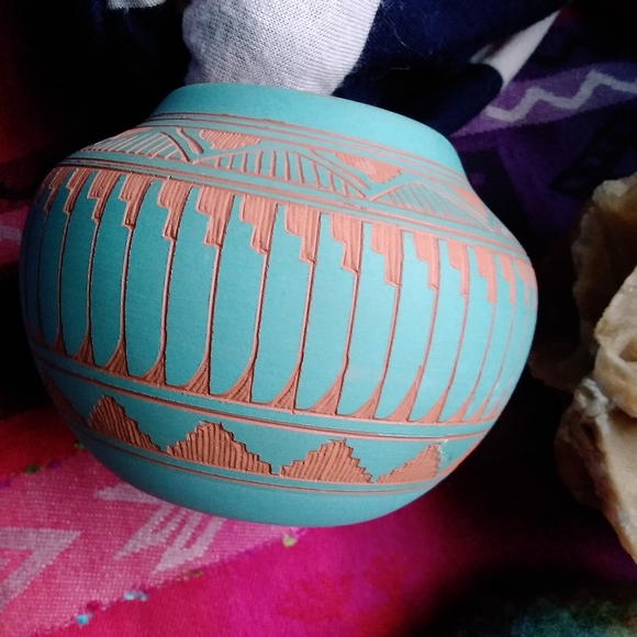 HOLD Vintage Navajo Pot by Susie Charlie - Picture 5 of 8